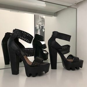 Black Platform Sandal